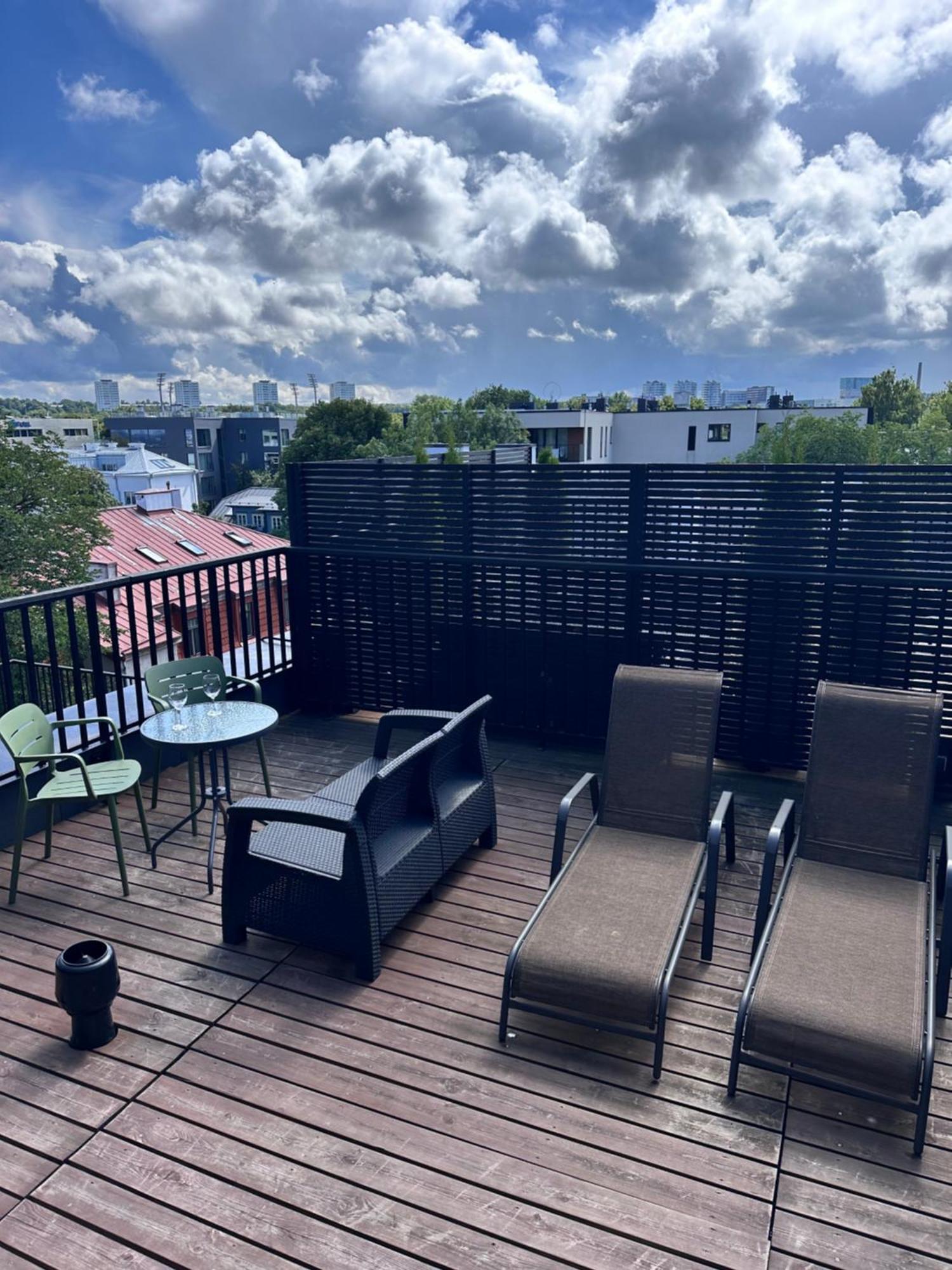Thomas' Home - Trendy, Central & Balcony Talin Exterior foto