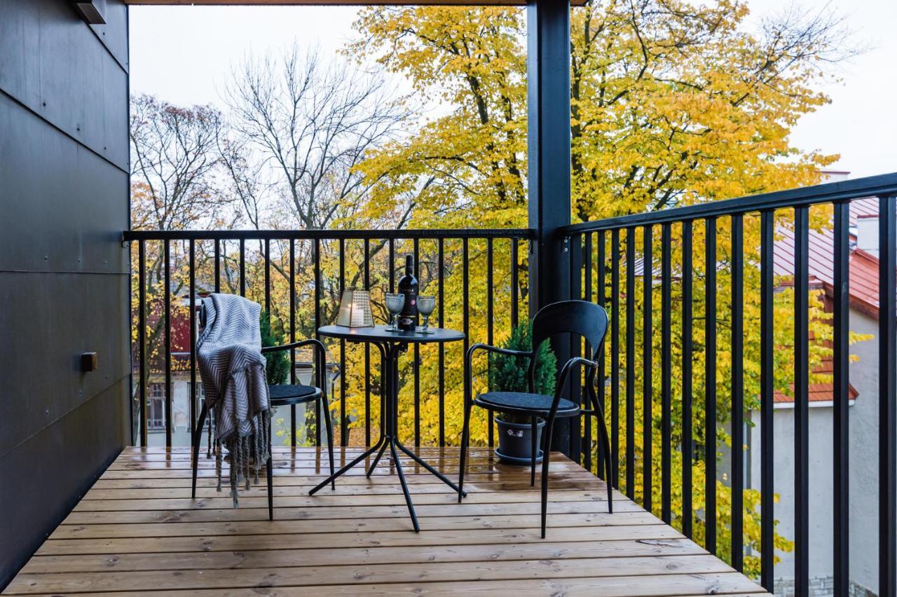 Thomas' Home - Trendy, Central & Balcony Talin Exterior foto